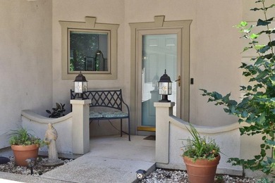 This Beautiful custom-built home is thoughtfully designed and - photo 3