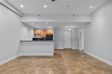 RARE OPPORTUNITY: Welcome home to this beautifully designed - photo 3
