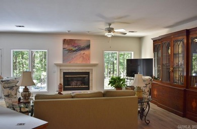 This Beautiful custom-built home is thoughtfully designed and - photo 5