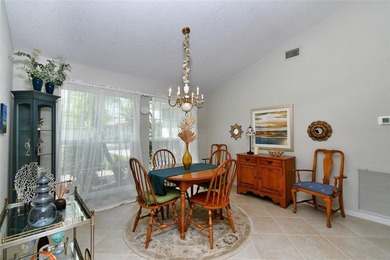 TIRED OF CONDO LIVING SPREAD OUT IN THIS ESTATE PROPERTY. This - photo 6