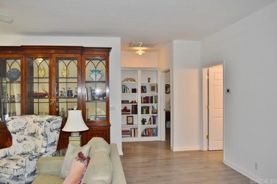 This Beautiful custom-built home is thoughtfully designed and - photo 9