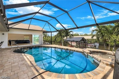 Welcome to your dream waterfront retreat! This beautifully - photo 2