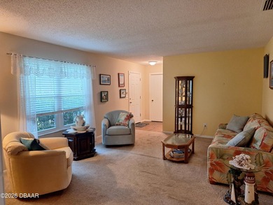 Florida living at its best! Cheerful colors and large rooms - photo 4