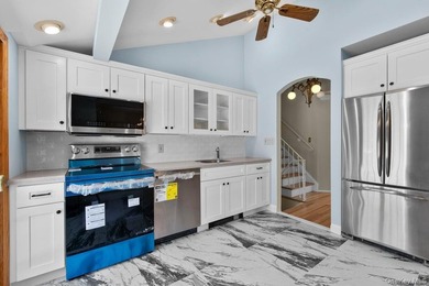 Welcome to 3951 Bernice Road in Seaford! Nestled on a quiet - photo 4