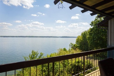 This exceptional condo commands a premium position with sweeping - photo 5