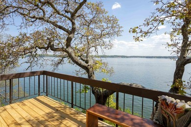 This exceptional condo commands a premium position with sweeping - photo 7