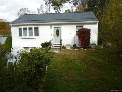 Putnam Lake Home Sale Pending in Patterson New York