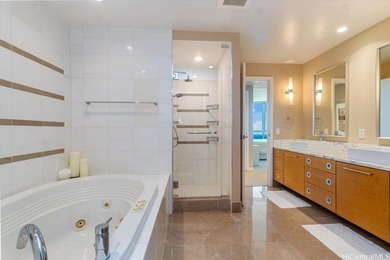 Jewel in the Sky! Modern, luxurious penthouse living with - photo 11