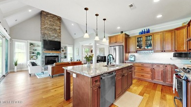 Wake up each morning to wide-open water views and spend your - photo 11