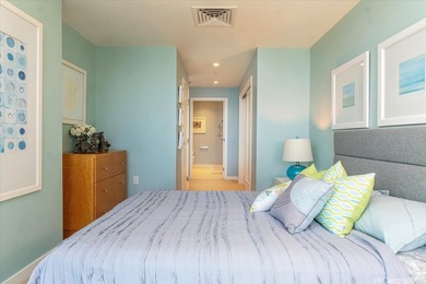 Jewel in the Sky! Modern, luxurious penthouse living with - photo 12