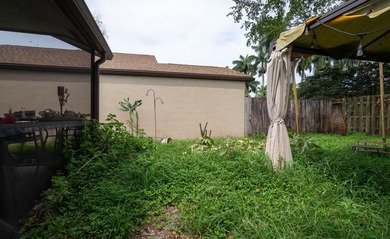 This 3-bedroom, 2-bathroom single-story home offers 1,672 square - photo 36