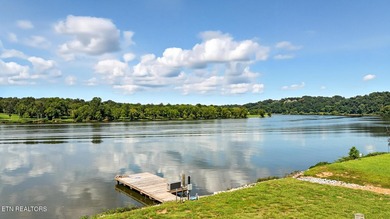 Wake up each morning to wide-open water views and spend your - photo 45