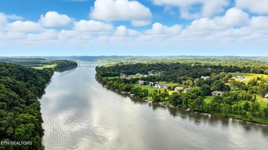 Wake up each morning to wide-open water views and spend your - photo 49