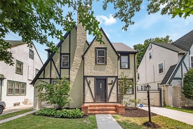 Move right in to this renovated Tudor style home w/ 4 bedroom, 2 - photo 1
