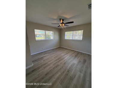Beautifully remodeled brick ranch just a short walk to the beach - photo 21