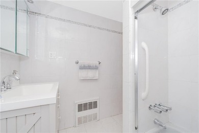 Double lots, Unique Property, about 10,275 sq ft for these 2 - photo 23