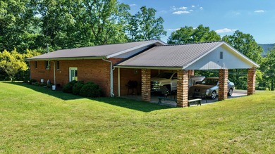 Welcome to The Hideaway! Charming brick ranch offering the - photo 4