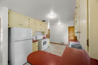 Welcome to 711 Elm Ave in Gaylord-a charming rambler nestled in - photo 14