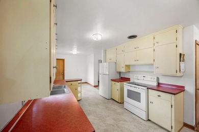 Welcome to 711 Elm Ave in Gaylord-a charming rambler nestled in - photo 16