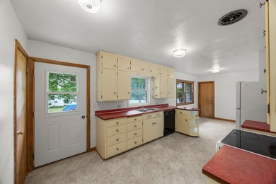 Welcome to 711 Elm Ave in Gaylord-a charming rambler nestled in - photo 17