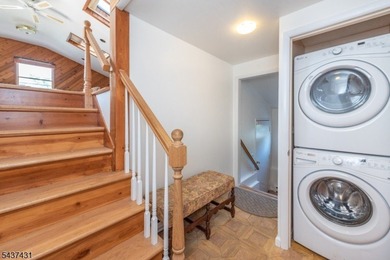 Welcome to the sought after Awosting lake community! Situated in - photo 18