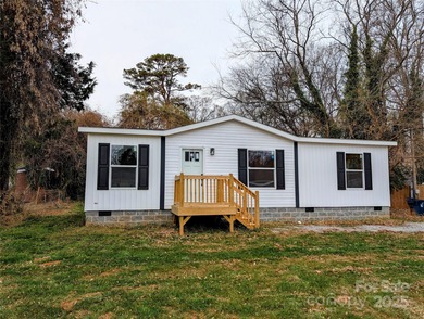 Lake Norman Home Active Under Contract in Huntersville North Carolina