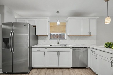 Welcome home to this gorgeous, light-filled 3-bedroom - photo 21