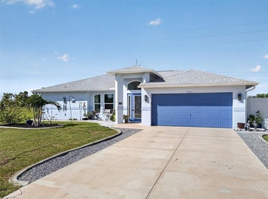 WILL NOT LAST LONG! BEAUTIFULLY RENOVATED 3 BEDROOM, 2 BATH - photo 1
