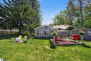 Updated Electrical & Roofing! Escape to your own private slice - photo 22