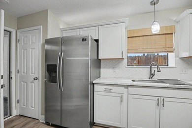 Welcome home to this gorgeous, light-filled 3-bedroom - photo 24