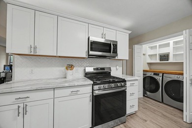 Welcome home to this gorgeous, light-filled 3-bedroom - photo 25