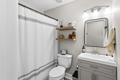 Welcome home to this gorgeous, light-filled 3-bedroom - photo 44