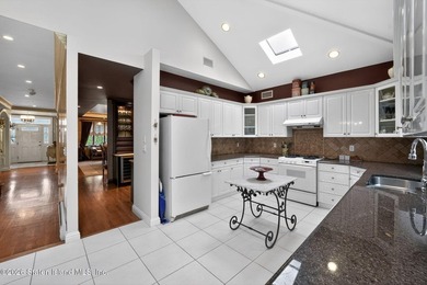 Enjoy family and entertaining in this charming 4 bedroom - photo 17