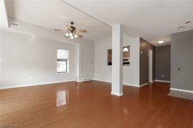 Welcome home to this beautifully updated 2 bedroom, 2 bathroom - photo 7