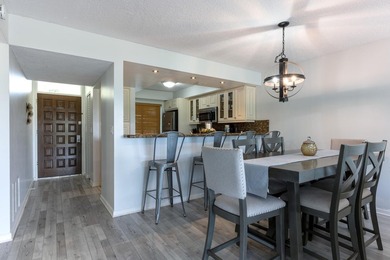 Beautiful furnished 2 bedroom 2 bath unit with open kitchen and - photo 4