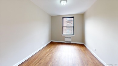A spacious and thoughtfully updated co-op located in the heart - photo 8