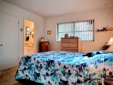 Under contract-accepting backup offers. Wow! Major price - photo 11