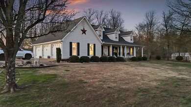 This charming 7.36 acre Tennessee property is an equestrian's - photo 3