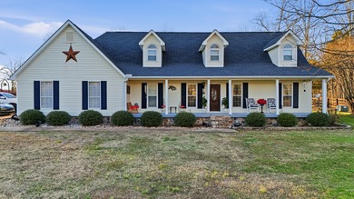 This charming 7.36 acre Tennessee property is an equestrian's - photo 4