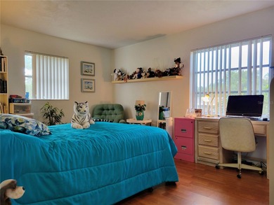 Under contract-accepting backup offers. Wow! Major price - photo 15