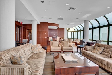 Welcome to this extraordinary, updated 3-bedroom, 3.5-bathroom - photo 5