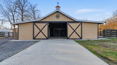 This charming 7.36 acre Tennessee property is an equestrian's - photo 6