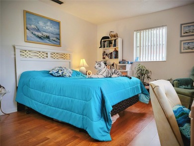 Under contract-accepting backup offers. Wow! Major price - photo 16