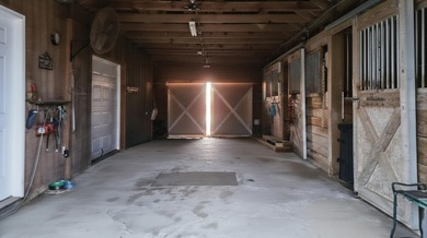 This charming 7.36 acre Tennessee property is an equestrian's - photo 7