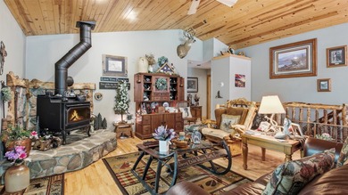 Impeccably cared for and exceptionally well-built, this - photo 18