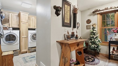 Impeccably cared for and exceptionally well-built, this - photo 26