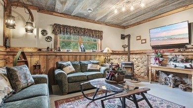 Impeccably cared for and exceptionally well-built, this - photo 32