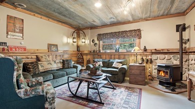 Impeccably cared for and exceptionally well-built, this - photo 33