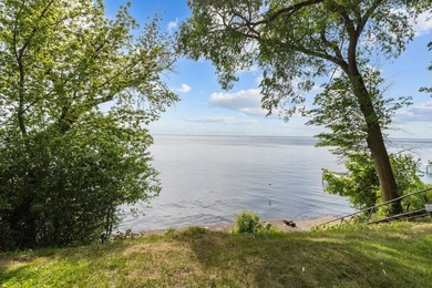 Showings begin Wednesday, June 3. It won't take long for you to - photo 4