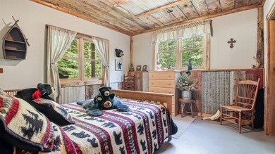 Impeccably cared for and exceptionally well-built, this - photo 38